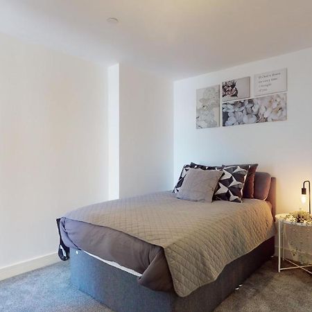 Cozee Apartments, Cardiff City Centre ภายนอก รูปภาพ