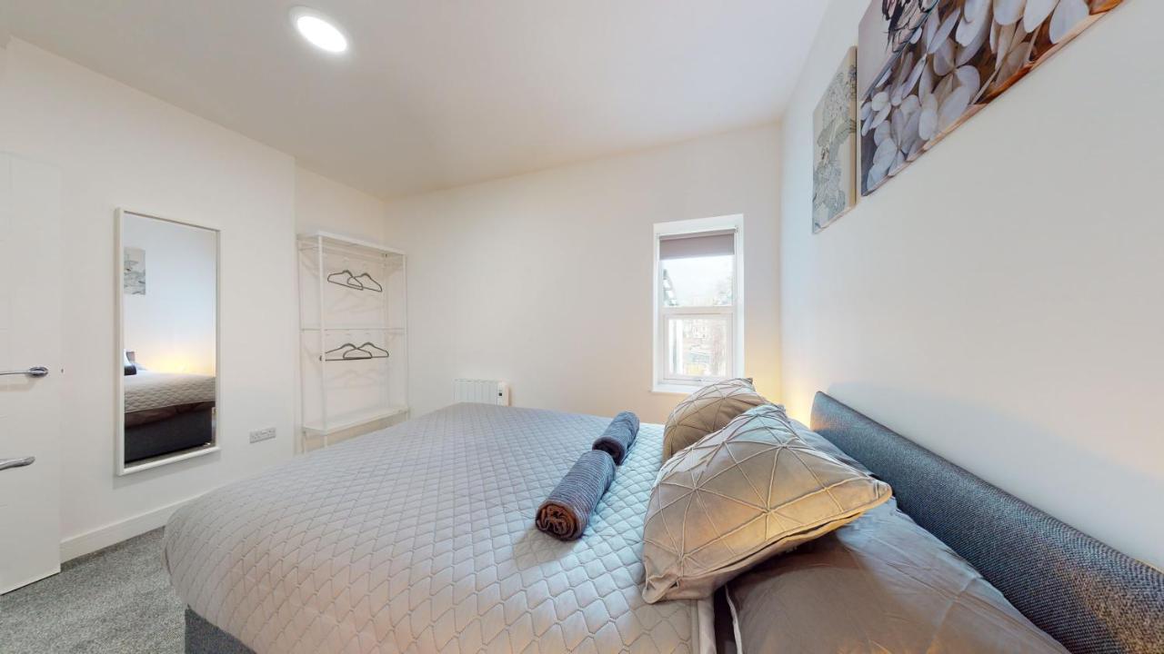Cozee Apartments, Cardiff City Centre ภายนอก รูปภาพ