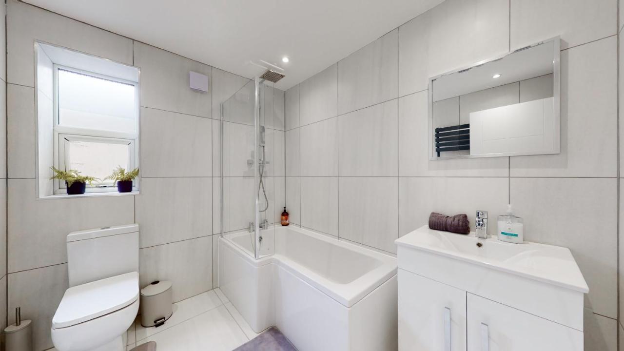 Cozee Apartments, Cardiff City Centre ภายนอก รูปภาพ