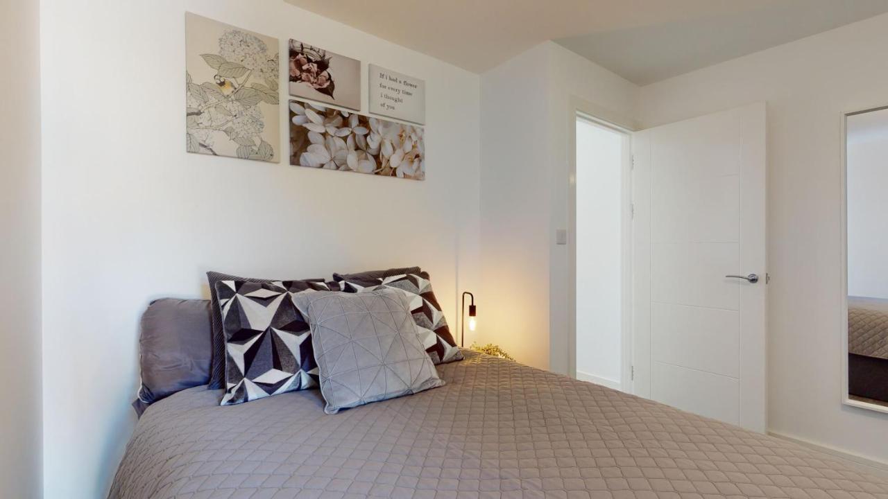 Cozee Apartments, Cardiff City Centre ภายนอก รูปภาพ