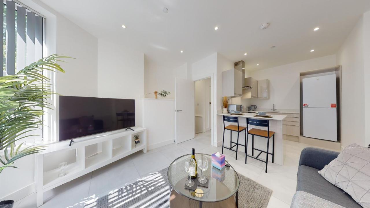 Cozee Apartments, Cardiff City Centre ภายนอก รูปภาพ